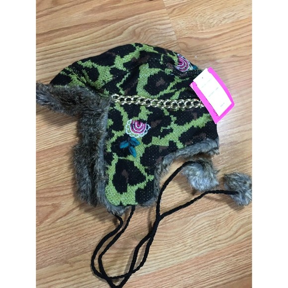 Vintage BETSEY JOHNSON WINTER HAT - Picture 1 of 9